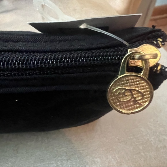 Oscar De La Renta Bundle! NWT Sunnies, NWT Velvet Travel Pouch, NWOT Nylon Pouch - Picture 5 of 16